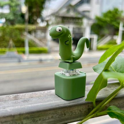 Lizard Keychain with Rechargeable LED Light & Realistic Croak – Color-Changing Fun Toy Keyring for Kids & Adults