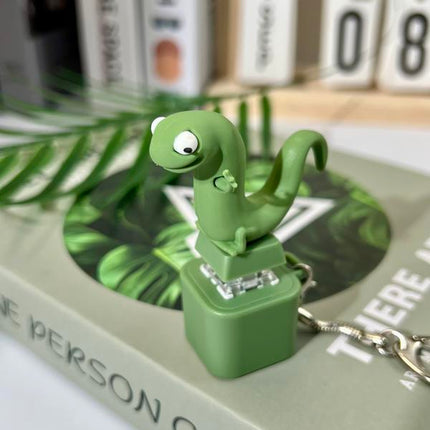 Lizard Keychain with Rechargeable LED Light & Realistic Croak – Color-Changing Fun Toy Keyring for Kids & Adults