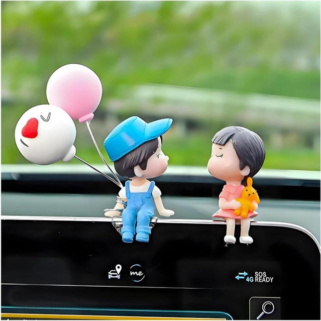Cute Couple Car Dashboard Decorations, Lovely Couple Kiss Cartoon Figurines Car Ornament, Resin Material Boy Girl Car Interior Decoration with Balloon for Car Dashboard Gifts